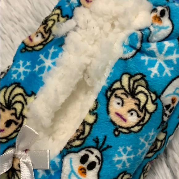 Disney Emoji slippers - Picture 3 of 4